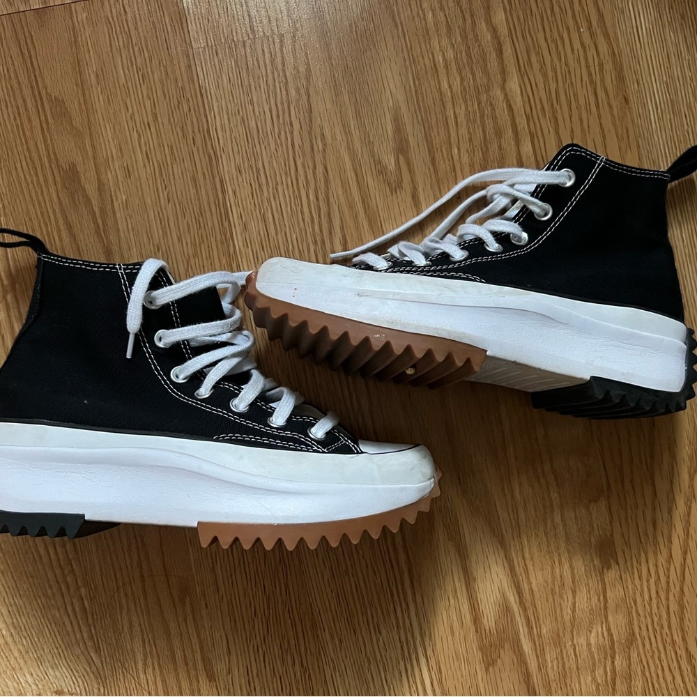 Converse run star hike